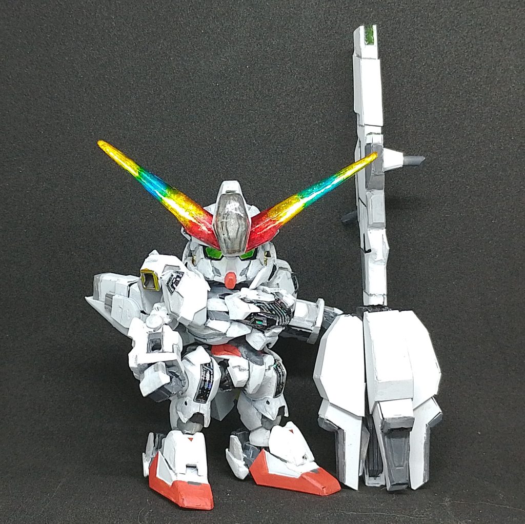 オリジナルカラーはほぼ白のみですが、RGガンプラを参考にライトグレーを少し加えています。