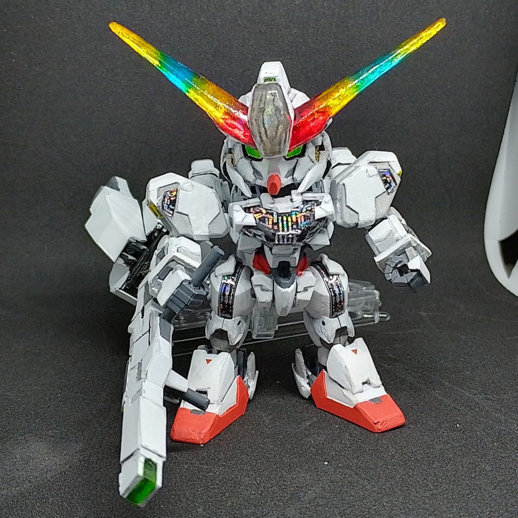 バリアブルロッドライフルを持ちSDガンダムの腕と腰のスケールによる制限、バリアブルロッドライフルの両手保持不可、バリアブルロッドライフル下部のブラケットポイントもキャンセルされています。