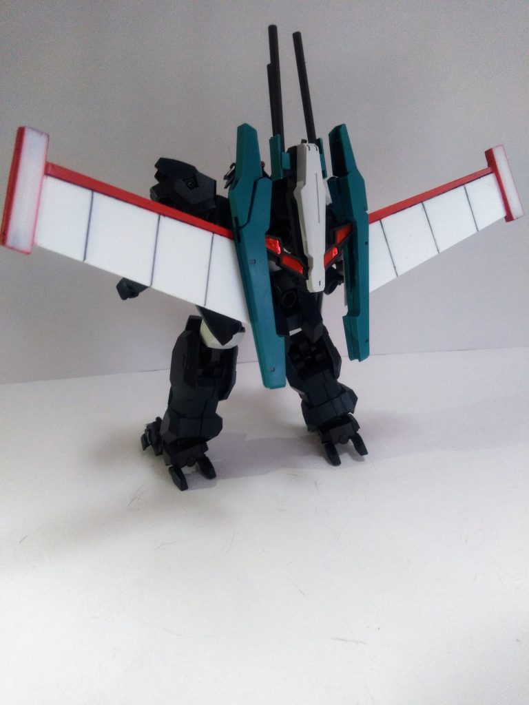 リアタイ時は目付きの悪い主人公を筆頭に『ヤンキーしかおらん!』と思いながら見たものでした。肝心の『ダンクーガ』もチッとも出て来ない😓 1クール過ぎるまで未登場!『ブースター ユニット』と合体!此れで空でも闘える!!