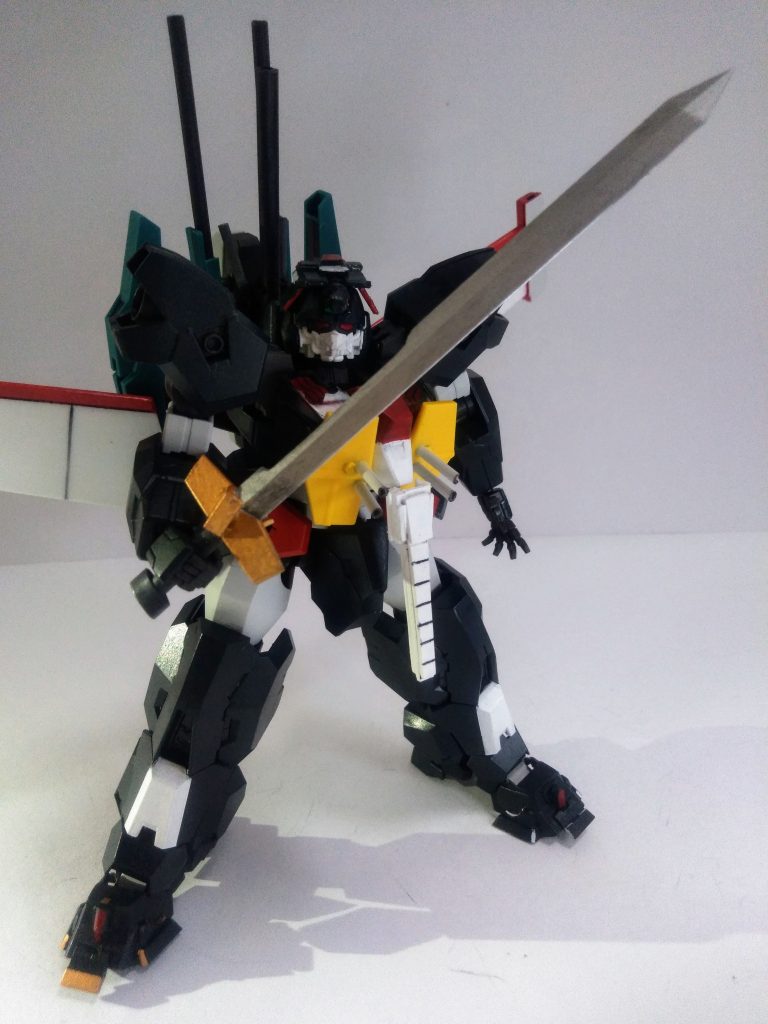 意外と知られていないのが偲部が『やってやるぜ!』を劇中ではタイして言ってないのです。(予告はカウントせず) リアタイ時に数えたけど十回チョットかな?(最早うろ覚え😋)『心にて悪しき空間を断つ! 断空剣!!』