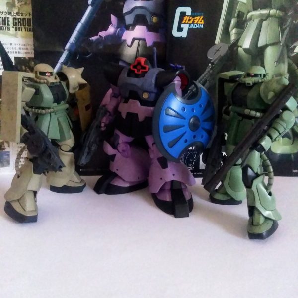 HG ザク(地上戦セット) & ドム & ザク(No 241)『とある海辺の HLV 発射基地 守備部隊』