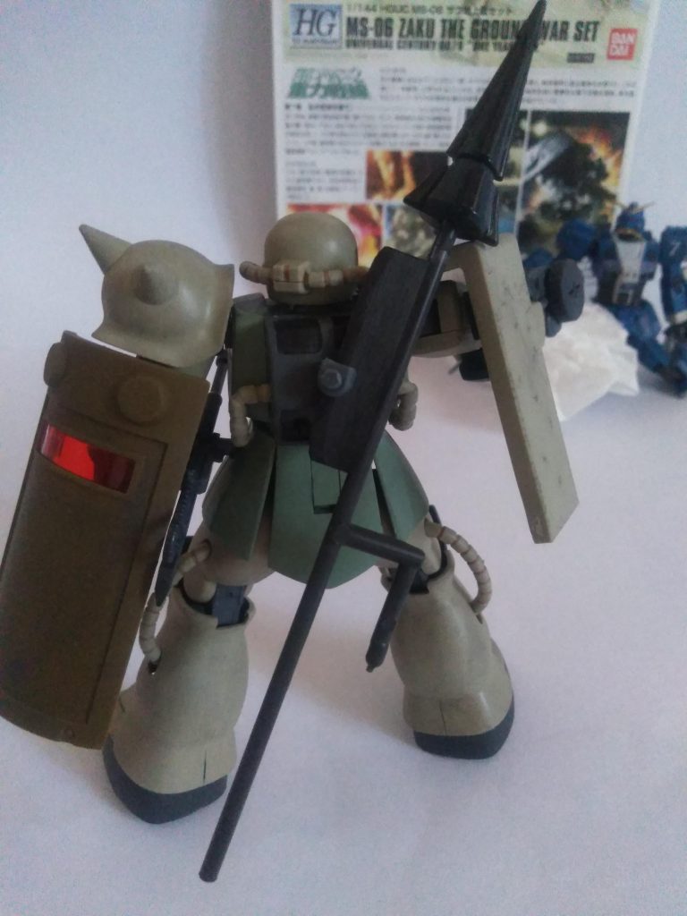 敵勢力の『爆発四散』等で二次災害が起きぬ様に、先ずは相手の行動を無力化😆『トリモチ』を出射!拘束に成功😁