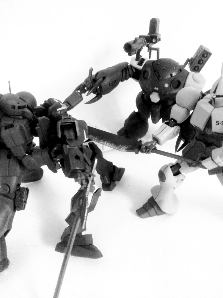 『ダディズ・フィスト隊長機』を三人掛かりで、辛うじて撃破!!お目汚し ありがとうございました。