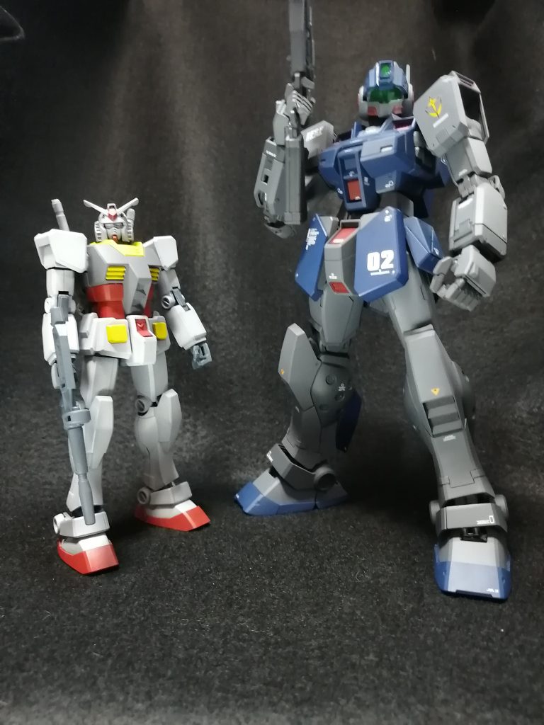 ２体続けてMGを作ったので、お店で見たHGのジャンクが随分と小さいと感じましたｗ