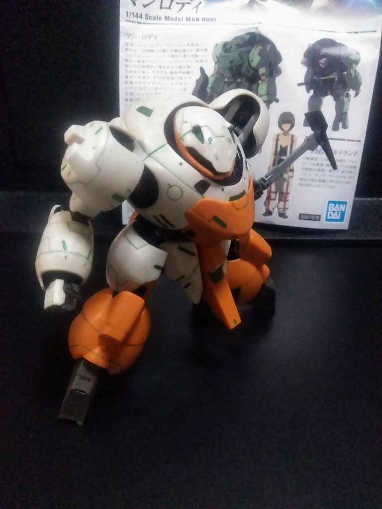 この子は『プレバン鉄血セット』からの出場です😊 こんなナリでも『鉄血キット』充分に動き、遊べます😂　『鉄血武器セット』よりNo & 武器名は当然忘れました😁