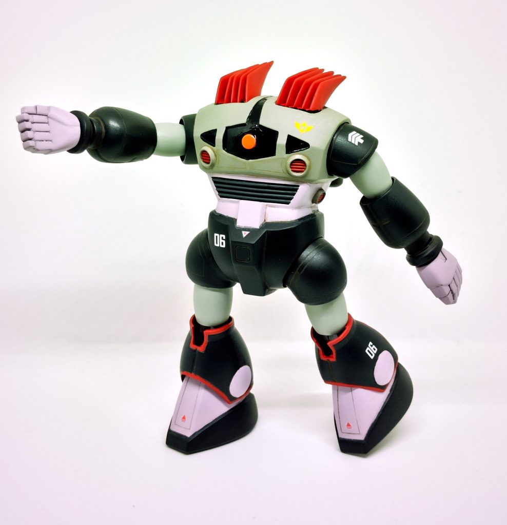 この味わい深いフォルムは、これはこれでひとつのアートだと思うので、全く無改造です。というか、私ごときの手に負えるものじゃないですし。