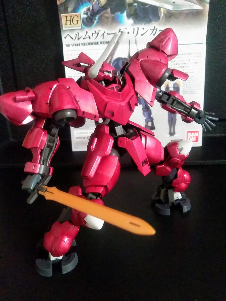 頭の二本角は角度がつけられます。設定上は敵に突き当てて放電攻撃が出来るとか🤔