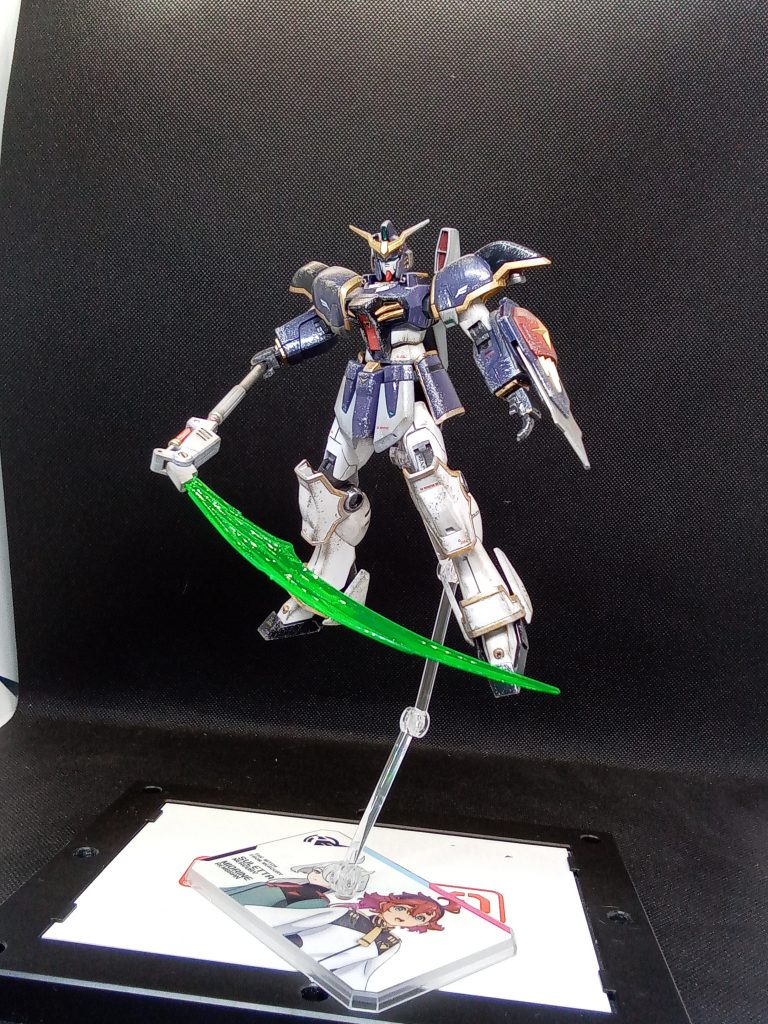 ステルス機体に金色の装飾は目立つでしょうが・・自分の好みを優先でw