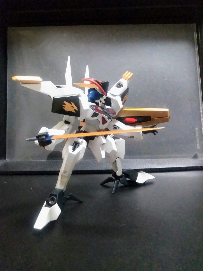 当時は『ロール プレイング ゲーム』を模倣したアニメも結構有りまして、この作品が最たる例と成りましょう🤔 タカラからプラモデル(低年齢向け)も登場機体の八割近くが製品化され、OVA、ラジオ、CDドラマ(時代を感じる)、小説、ゲーム等々、現在も展開される位人気が高い作品です😍 勿論『スパロボ』にも参戦。