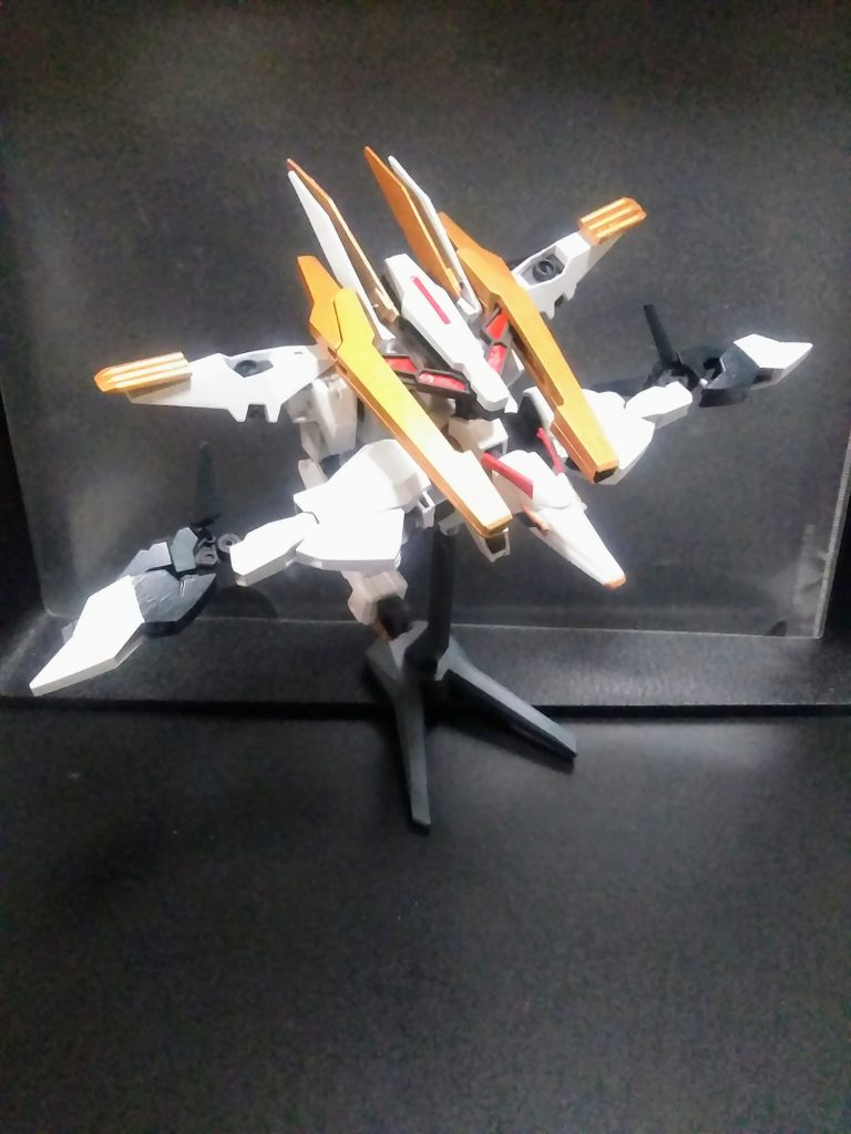 　竜皇円『翔ぶぞっ！渡留！！』              　     渡留『でえぇぇ～っ！ アブね～っ！！👀　　　　　💕』(ソッチじゃない！😠)　　　　　　　　       渡留『変化っ！鳳っ凰っ！！』ハイ。ナンチャッて『鳳凰丸』です😂(小説版だとこの様に表記だとか？)