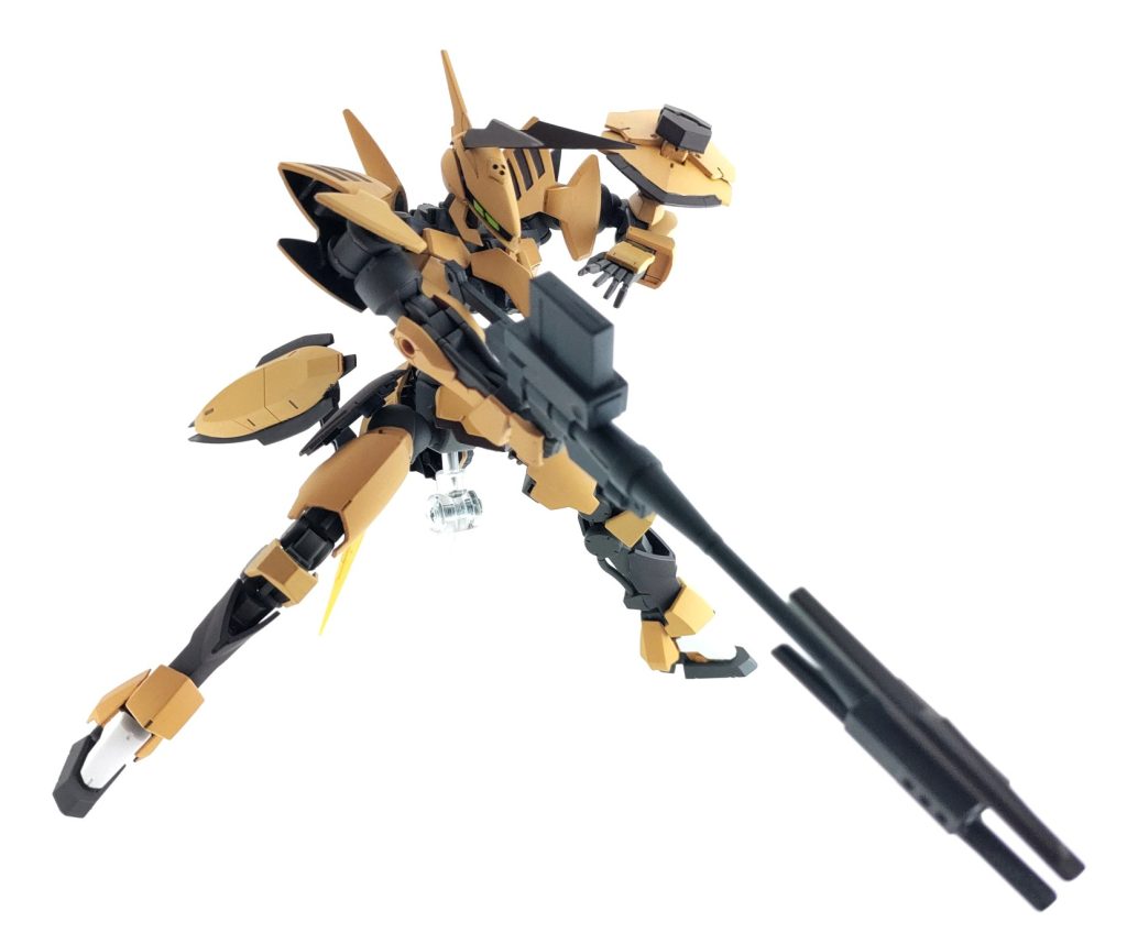 射撃・狙撃を得意とし、機動性も重視した機体です。ライフルから小型のダインスレイヴを射出し、攻撃します。