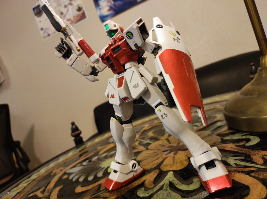 これは仮想の設定です。コンペイ島の観艦式の防衛に任命されたアルビオンは索敵中ですが、モンシアは待機命令を無視し、どこかのムサイの残骸に隠れました。