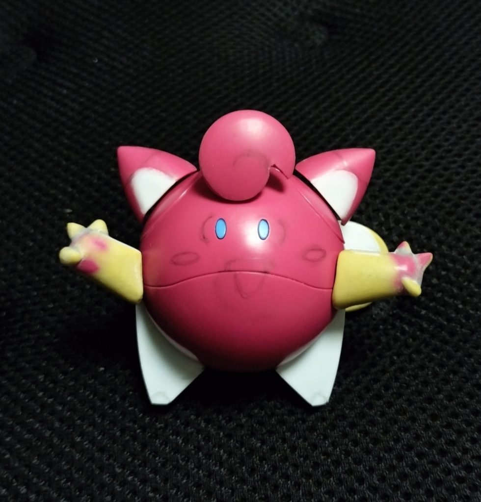 なるべくキットを使いたくて、頭と手のベースと各接続部のボールジョイントはキット流用としました。それらにプラ板やエポパテをくっつけて造形しました。以上です!素組みで袋売りで安かったハロプラでしたが、結構楽しめました。ありがとうございました。