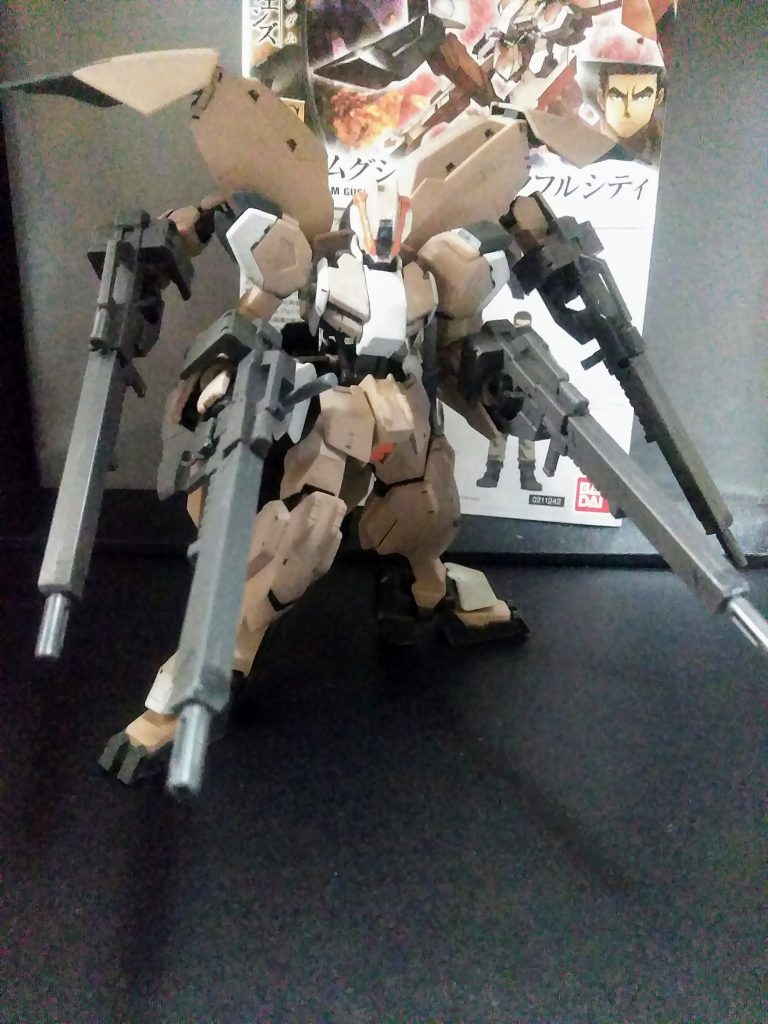 ハイ。『グシオン』と云えばこの形態😆　     この異形感が堪らない🤤                               『鉄華団コンプリートセット』に付属の『グレイズ ライフル × 4 』となります😤