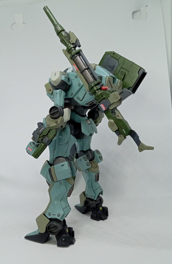 武器の色に悩みましたが、うまくまとめられたかと思います。シンエヴァの弐号機みたいな色ですね。