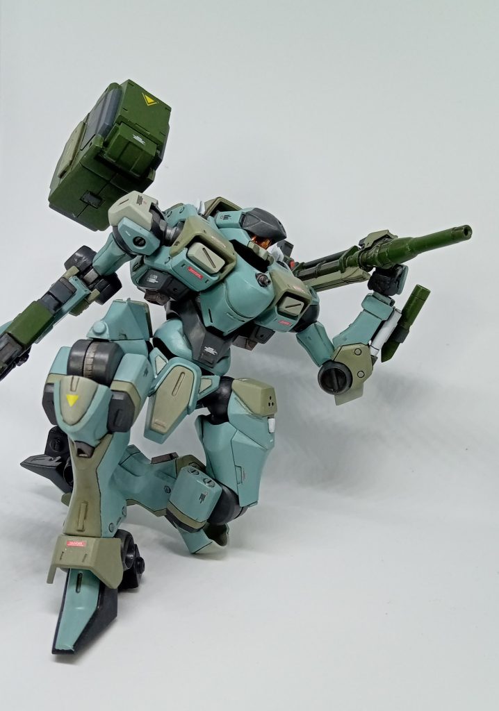 肩キャノンは構え撃ち。