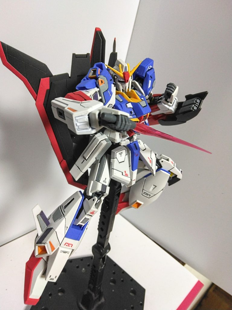 可変機構は作る際にパーツを破損してしまい直す手一杯でした……可変形態が見れないのは買った意味がない……ゼータガンダムはもっとこうパァァッてなるよな~~