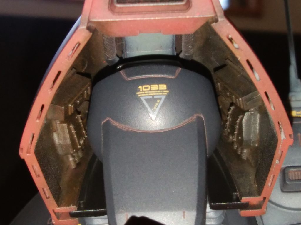 肩アーマーは装甲の厚み不足修正とジャンクパーツでディティールUP