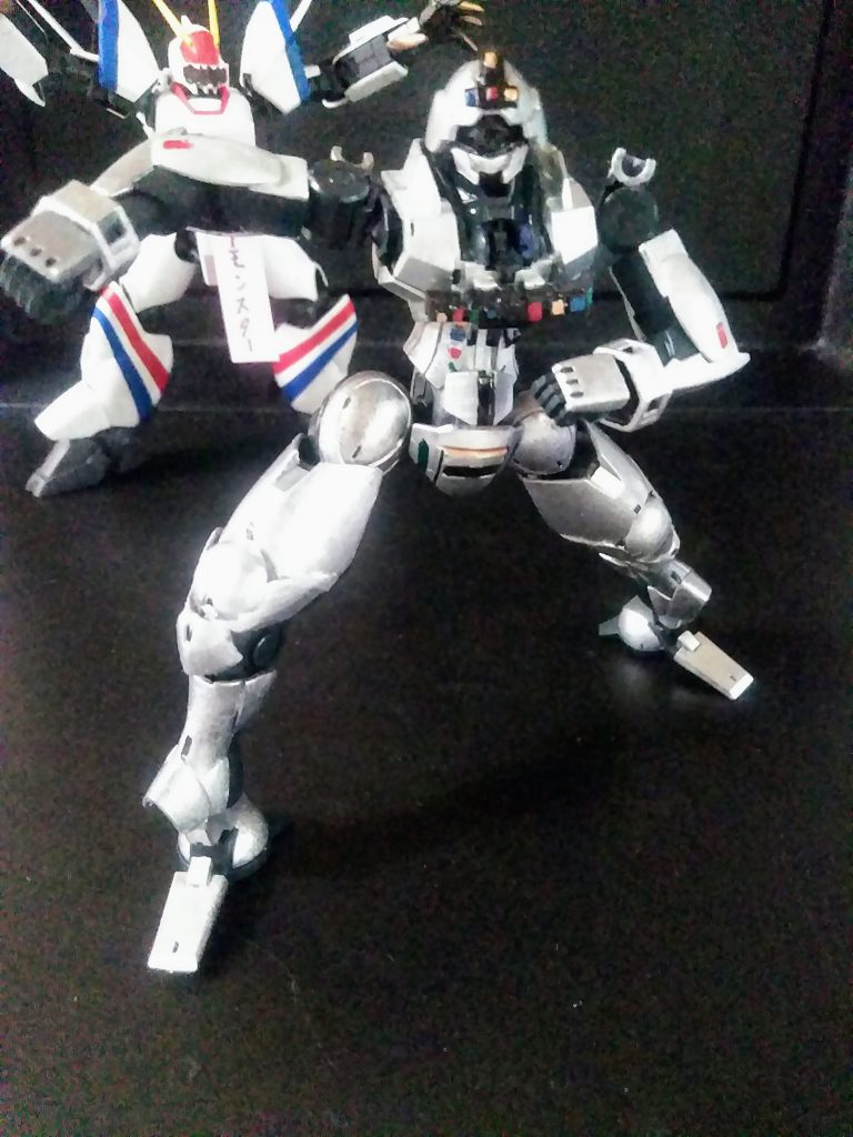 ナレーション『宇宙刑事 偽ャ番のコンバット スーツの蒸着は、僅か0.05秒に過ぎない。では、その変身プロセスをウンヌンカンヌン…』                            『パーメット スコア セブン!』                               市乗寺 劣『宇宙刑事!偽ャ番!!』        ハイ。『宇宙犯罪組織マクー』が侵略に来ている世界へ異世界転生いたしました🤣