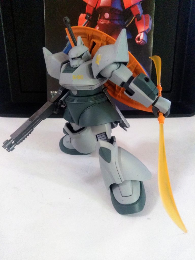 標準装備の『ナギナタ』コレをイタく気に入ったようで以後のMSも両刃タイプの斬撃兵器を使用します😏