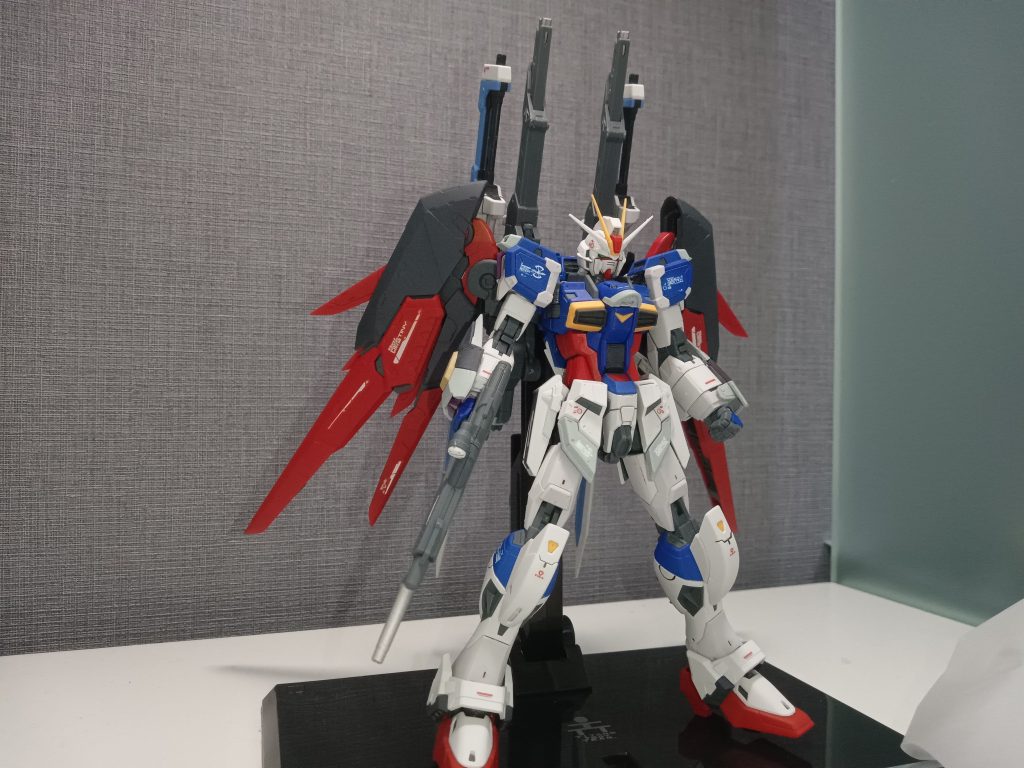 台座がないんでもたれ掛かってるだけでポージング取れないよねってこと(*´ω｀*)