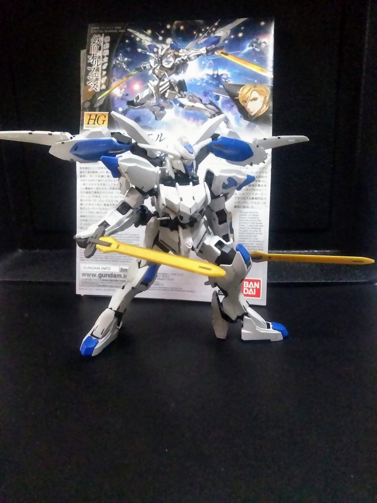 ハイ。従来武装の『バエルソード』　               こんな二振りの剣でMAを狩る『アグニカさま』ってメッチャ強過ぎですね😲