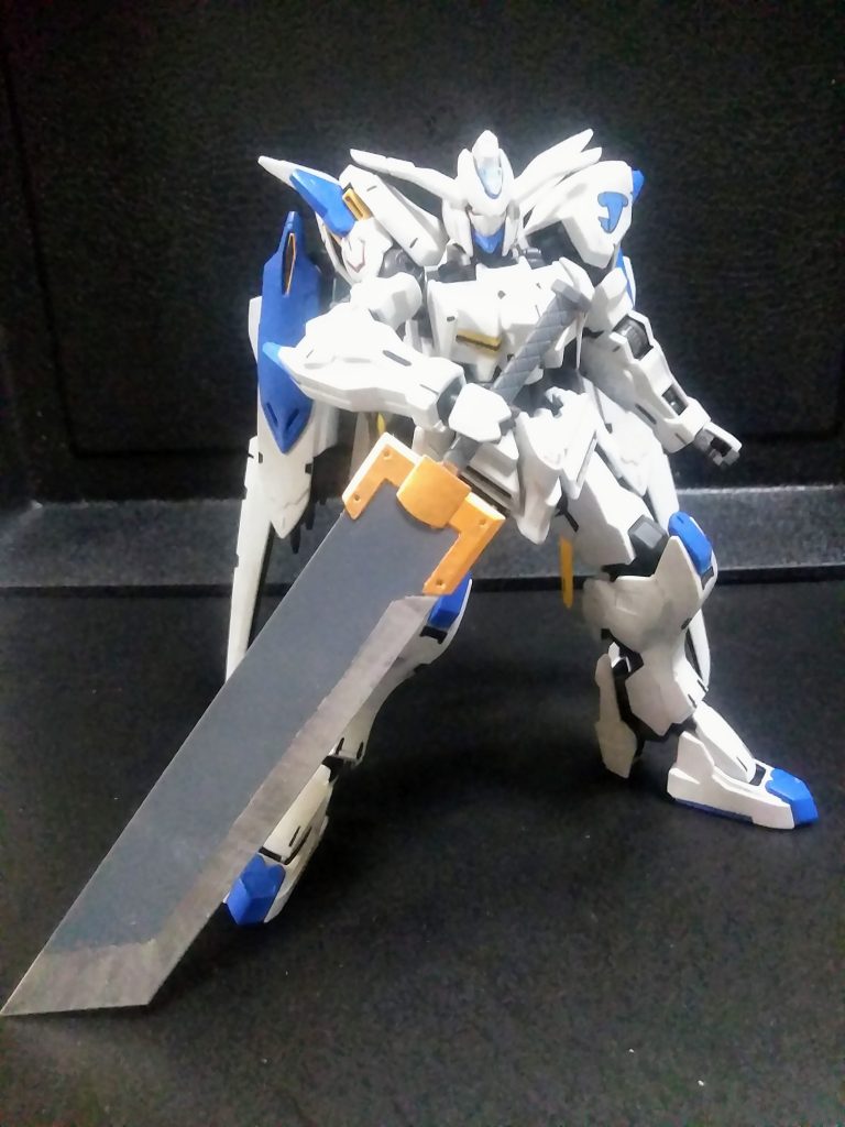 しかし『バエル』が手元にあれば『ギャラルホルン全体が指揮下に入る❗』なんて、なんの根拠も無いのによく盲信したモノですね😫この話を知った時はホント『どうしたマクギリス❓』となりました😭お目汚し ありがとうございました。