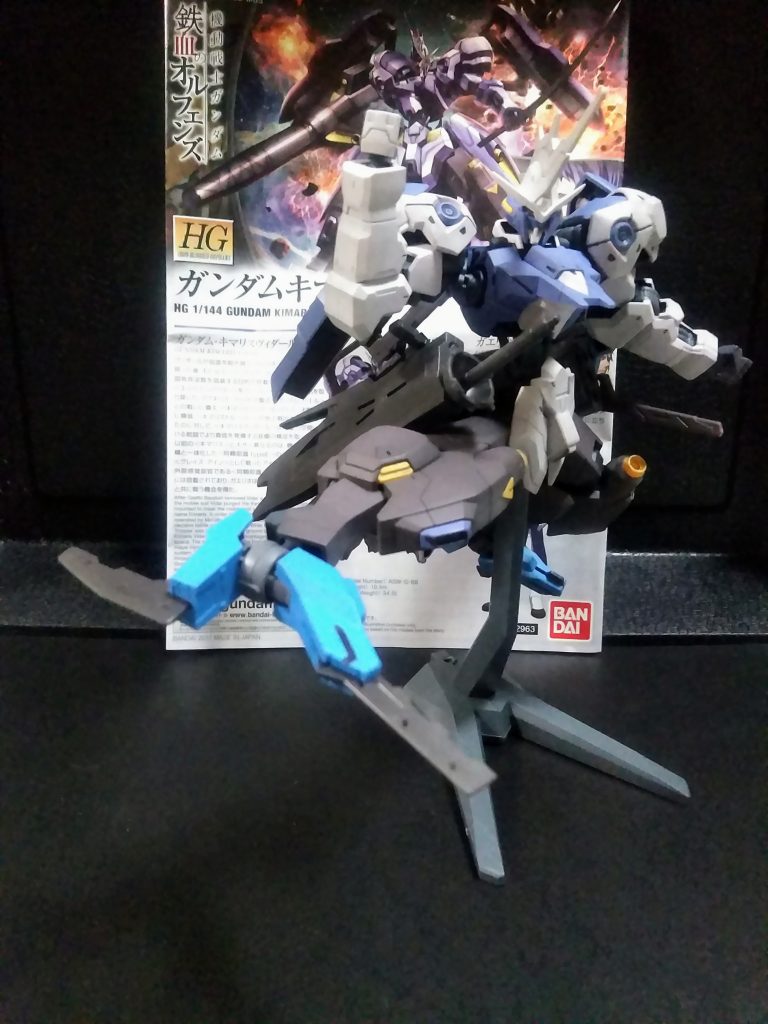 脚部に武装を二種は贅沢だな~などと云いつつ『ハンター エッジ』😍