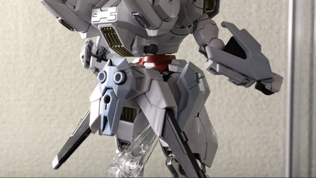 ドライヤーなどで温めるとキャリバーンカラーに。ちょっと青残っちゃいましたが。冷ますと元のエアリアルカラーに戻ります。酷暑によりここ最近は常温でキャリバーンカラーに近いです・・・。なので冷蔵庫で数分冷やしてから撮影開始しました。シェルユニットにもサーモ顔料導入を考えましたが、隠蔽力が低いとはいえホログラムフィニッシュの光沢を損なうには十分なので断念しました。下地をホログラムフィニッシュでなくレインボーグラデ塗装に置き換えれば赤←→レインボーの可変が実現できるかも知れません。公式としては恐らく最後の水星キットですが、自分としてはまだ作ってないキットはたくさんあるので機会を見つけてまたチャレンジしたいと思います！↓動画はコチラ　※音量注意https://twitter.com/0_rage2/status/1685916287162261504?s=46&t=7FFrWIF2Cye0H6ZiYWYHkw