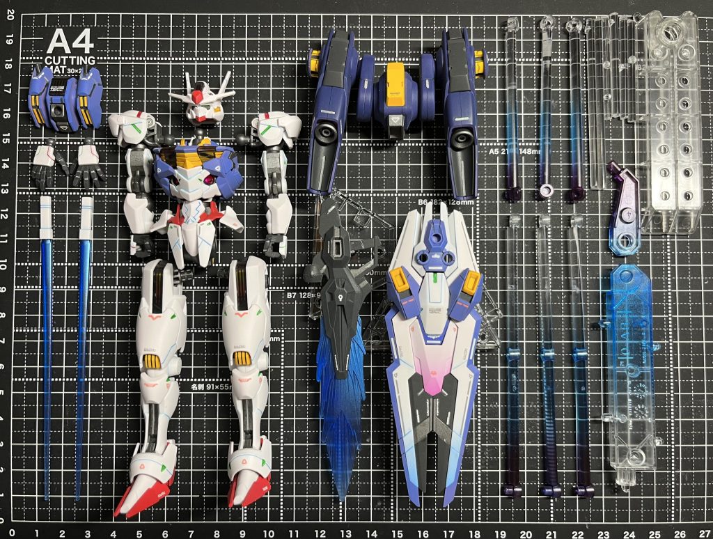 無改造、合わせ目消しもしていませんが、今回は塗装に拘ってみました。さあ、これから組み上げですね。ワクワクもんだぁ。