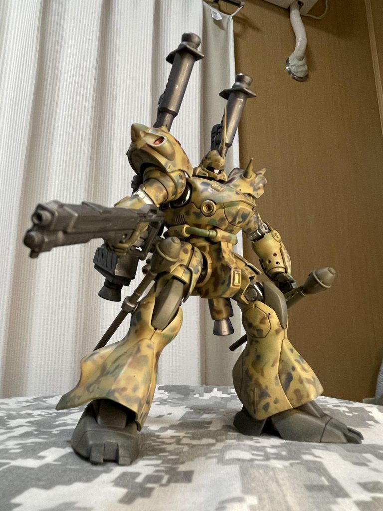 後は墨入れとタミヤのウェザリングマスターで汚して出来上がりです。