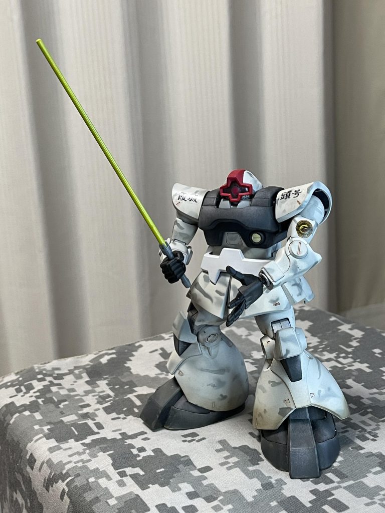 ウェザリングマスターのスノーを使ってみましたが、もっと雪が積もっている感じにしたかったです。