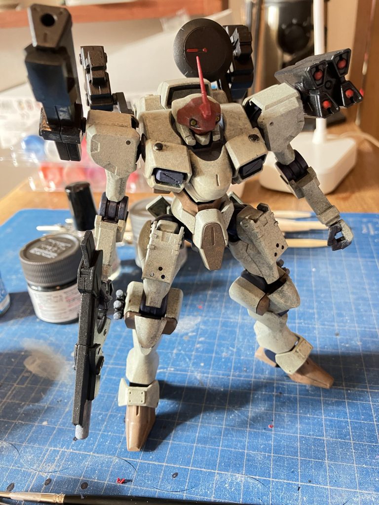 ウェザリング前塗料はvicカラーと水性アクリジョンを使用してます全て筆塗りウェザリングはvicカラーを薄く溶いて筆でテクスチャを付けてます