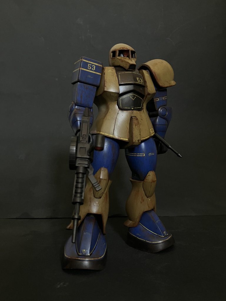 色を変えればランバ・ラル専用 旧ザクっぽい渋いたたずまいですね〜