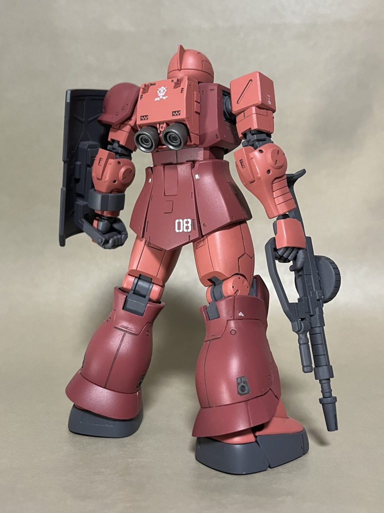 使わない穴をプラ板で埋め肩ジョイントの棒に 丸いカバーを被せたりした 