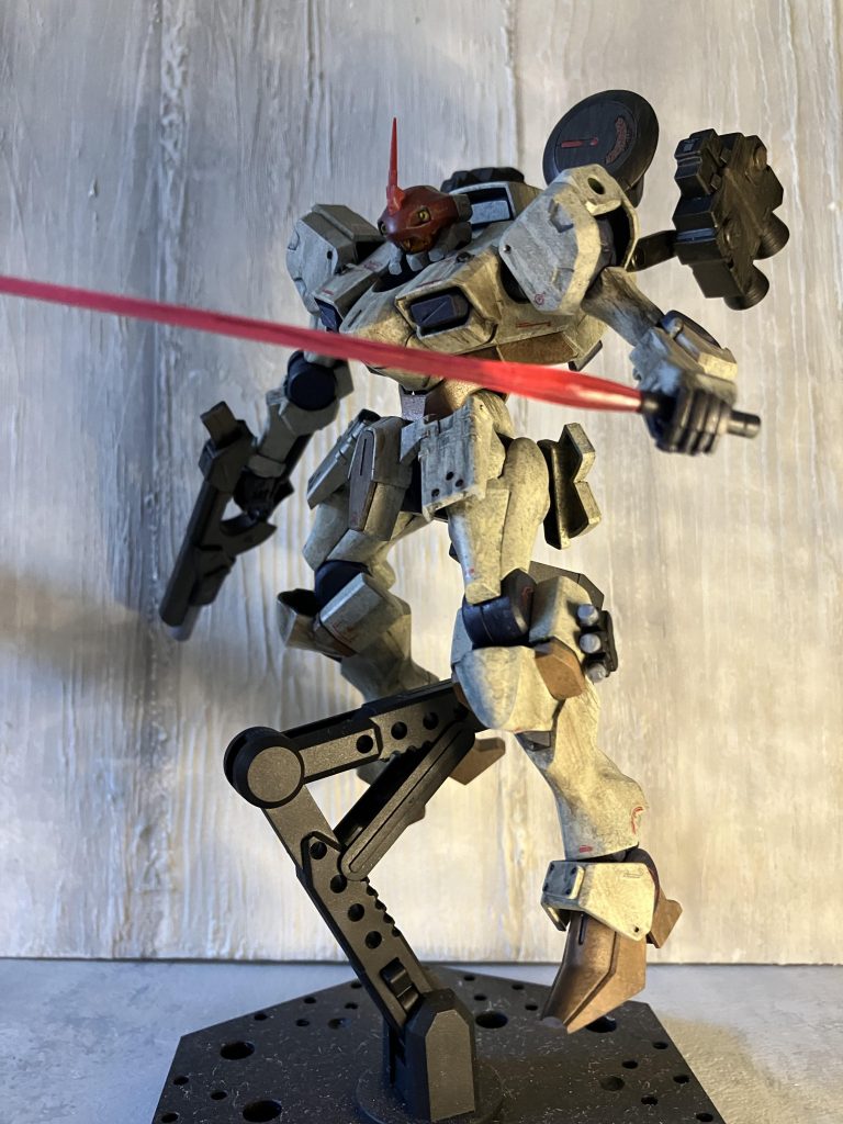 「おれたちゃ、神さまと手をきって、地獄の悪魔の手をとった……命知らずの傭兵部隊!!」