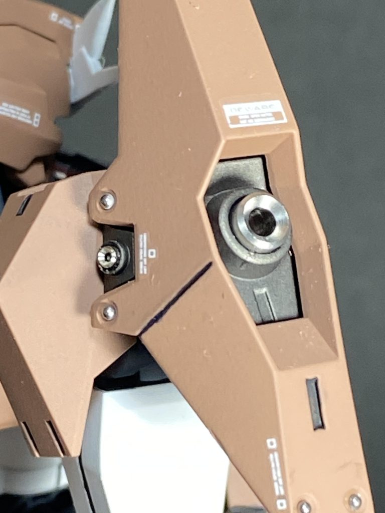 肩のスラスターも全て、メタルパーツにしています！