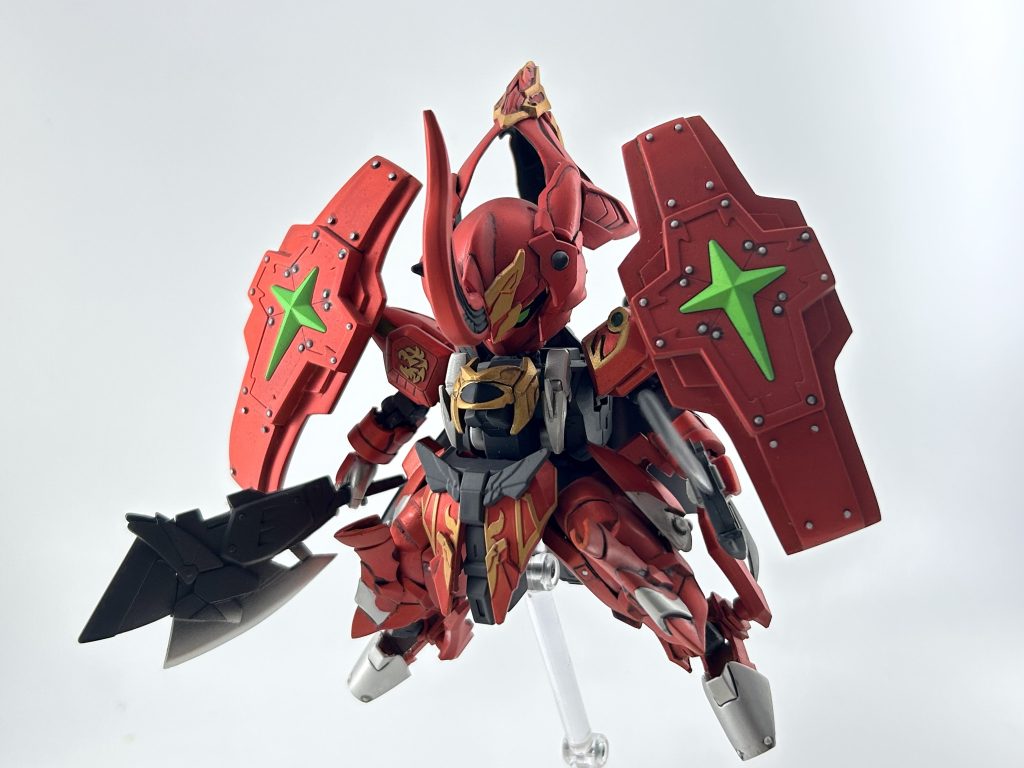 ダリルバルデ改修型のコンポジットライフルモチーフの斧と刀をプラ板とジャンクパーツでスクラッチしました。