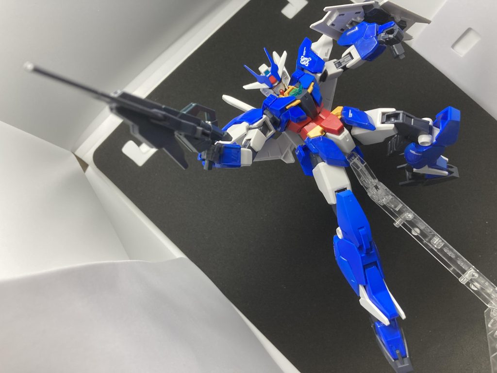 決めポーズ実はハンドパーツがコアガンⅡの非分離のパーツだったり、あれ武器持ってもポロらないので優秀ですよね╰(*´︶`*)╯♡