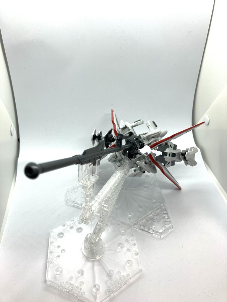 ライフル型ガンビット コメットキャリバーンネオが使用する遠距離中距離用の武器でガンビット同様AIを使用して遠隔で操作することができるまたガンビットを装着することで機動力特化の形態モードブルームとなる