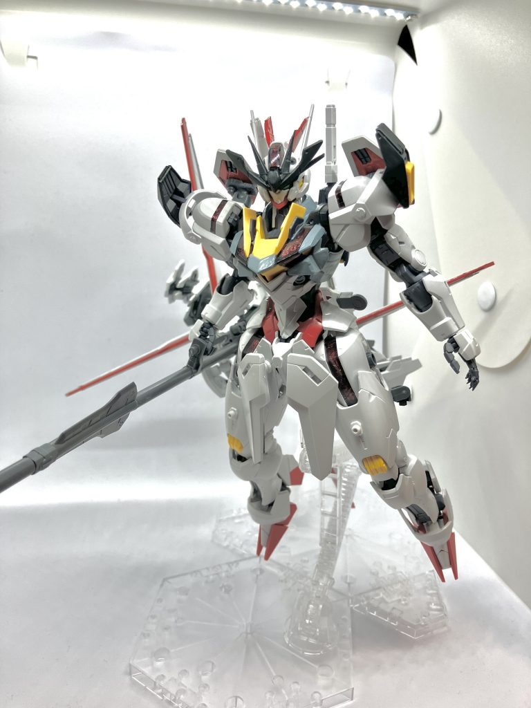 ガンダムキャリバーンネオ(モードブルーム)キャリバーンネオの機動力に特化した形態主にコメットにガンビットが装着されており素早いスピードと射撃で敵機体に攻撃戦闘不能にする