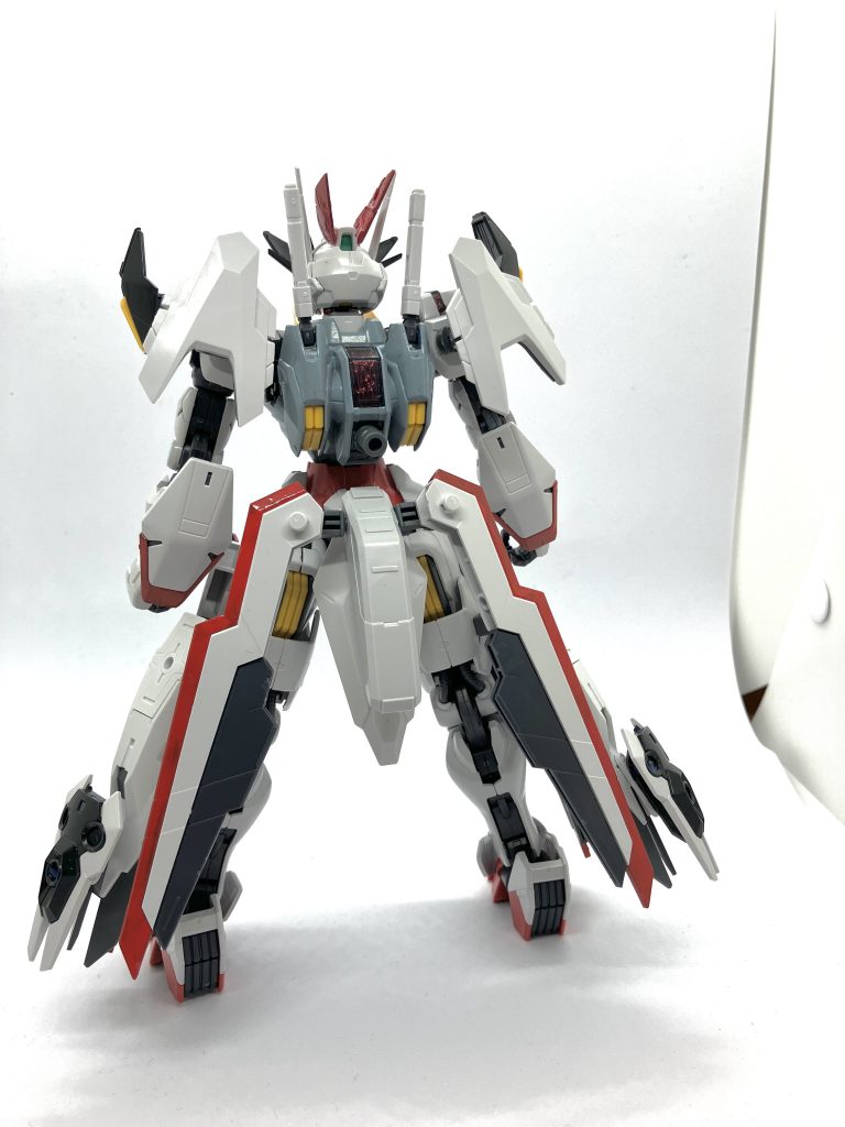 この形態ではキャリバーンネオの周りにパーメット粒子で構成されたフィールドが展開されビーム攻撃を無力化そして質量の武器には触れた武器をパーメットの粒子に変換させることが可能正に絶対防御に近い戦法を行う