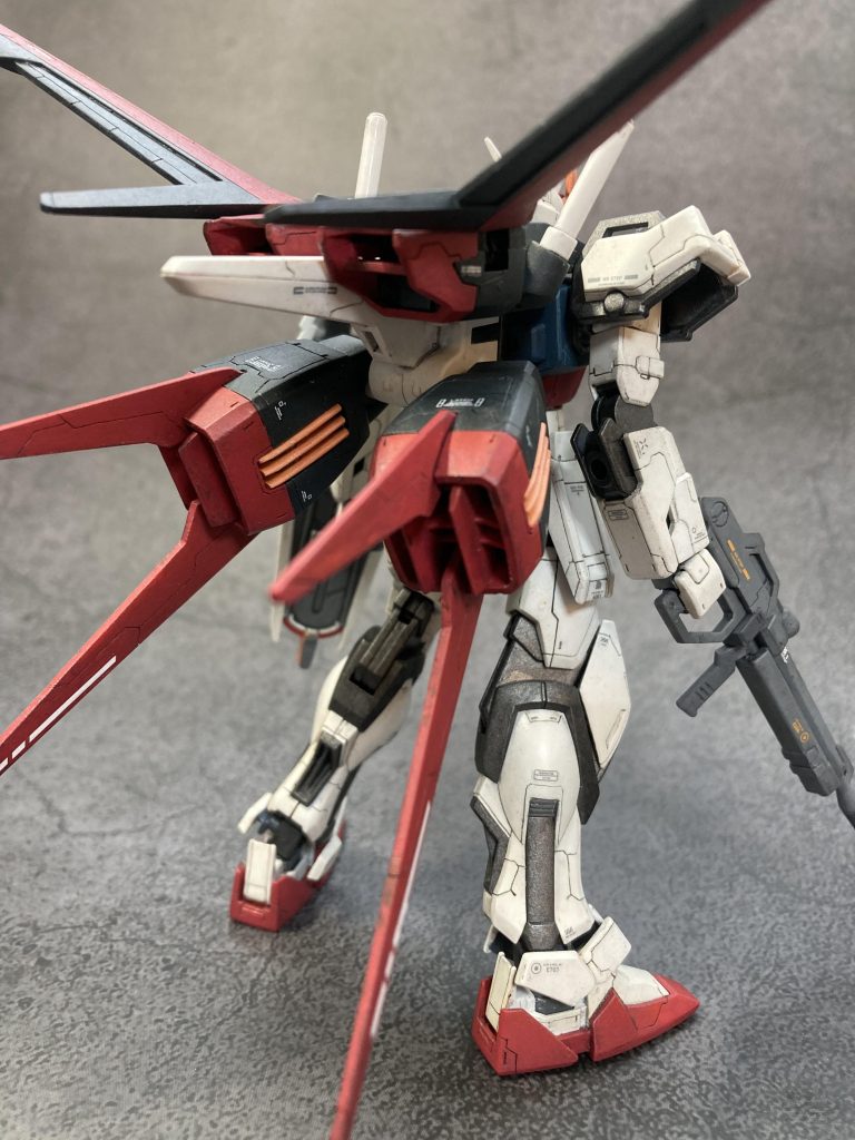 後ろ姿が映えます。が、すぐ後ろに転びます。(常時,マイケルジャクソンのゼログラビティ)