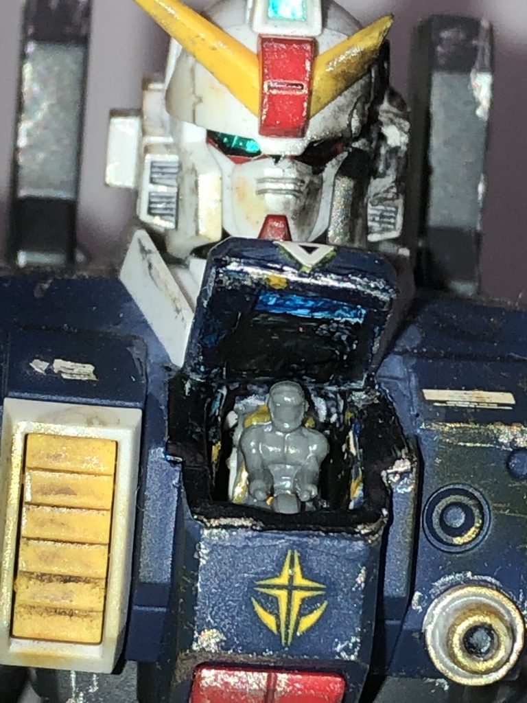 パイロットは未塗装iphone8で撮ったからか画質超絶粗い塗り方甘かったり色々反省点はあるけど隻眼は男のロマンだからセーフ