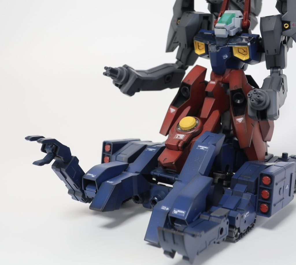 サブアームを展開できます