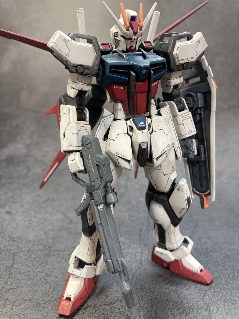 SEEDのガンダムはシュッとしてますね。スタイル抜群。