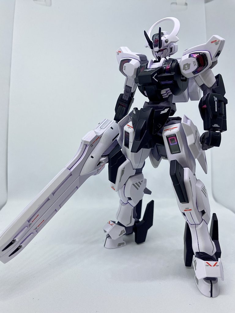 本編でももっと観たかったなぁと思いつつサクサクと。かっこいいMSですよね!