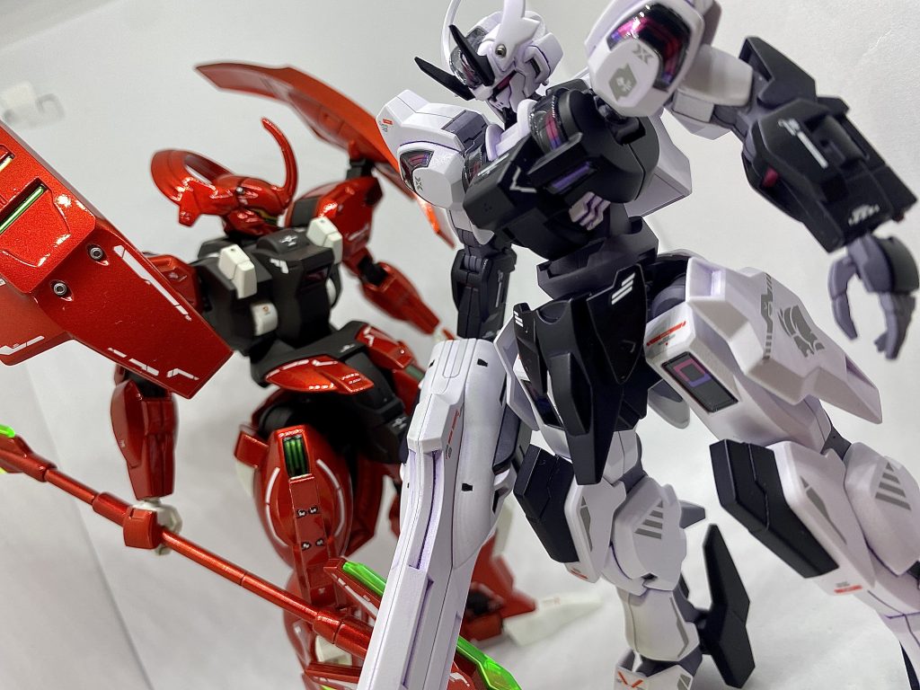 先に作ったダリルバルデと。ジェターク製のMSはどれもかっこいいなぁ!」(。Д。」)