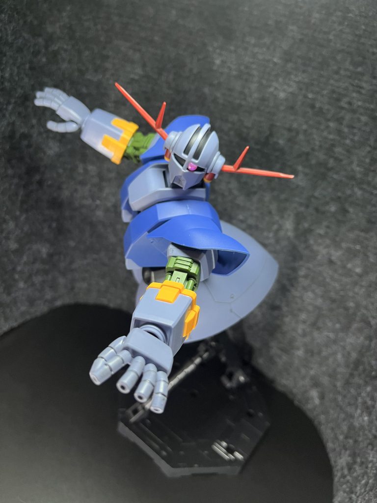 稼働部分が少ないので、あまりポーズの種類がないです💦