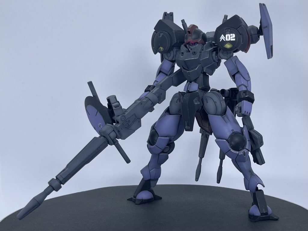 射撃型 三星ハインドリーです。ハインドリーシュトルムをベースに、大型ビームライフルのシールド+パイルバンカー添え、脚部にビームハンドガン、腰にビームキャノン×2、ビームサーベル×2,バックパックにバックブーストもできるスラスターを装備。